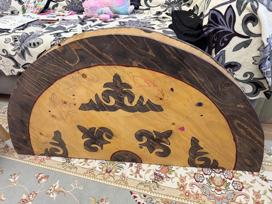 Продам стол круглый