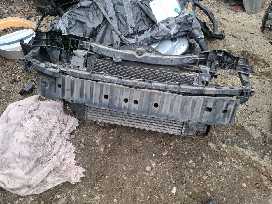 Vand intaritura bara  tragher faruri capota radiatoare ford focus 2 mo