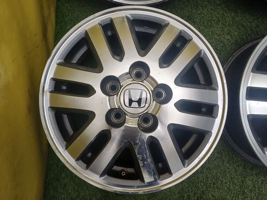 Диски R15 5x114.3 на Honda.