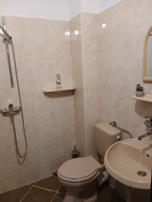 Дава се под наем Двустаен апартамент в Благоевград, Ален мак - 70 кв.м за 298.86 € - Снимка #5