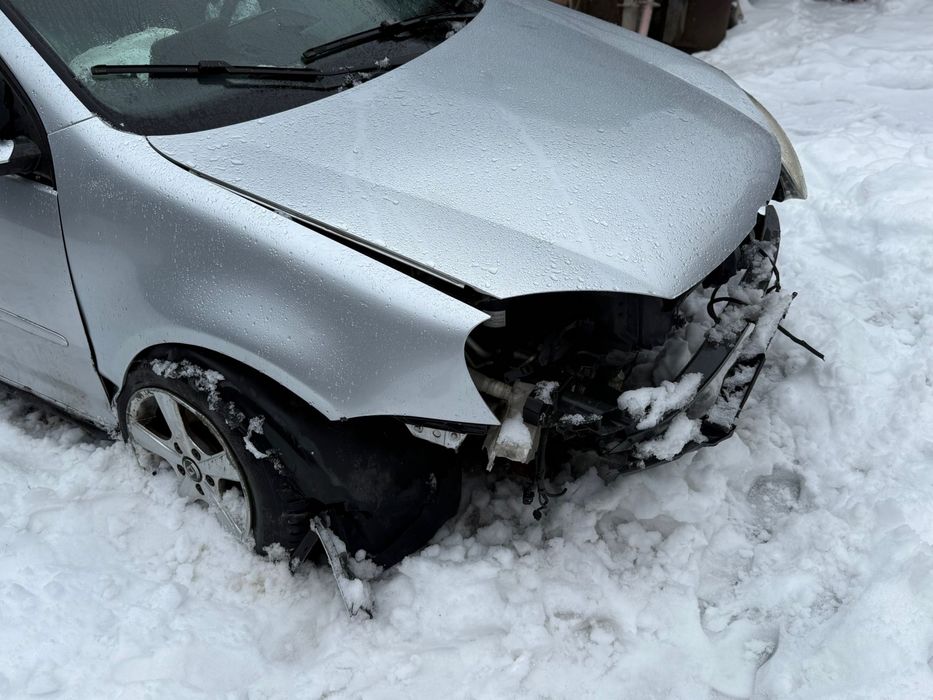 Volksawgen golf 5 avariat