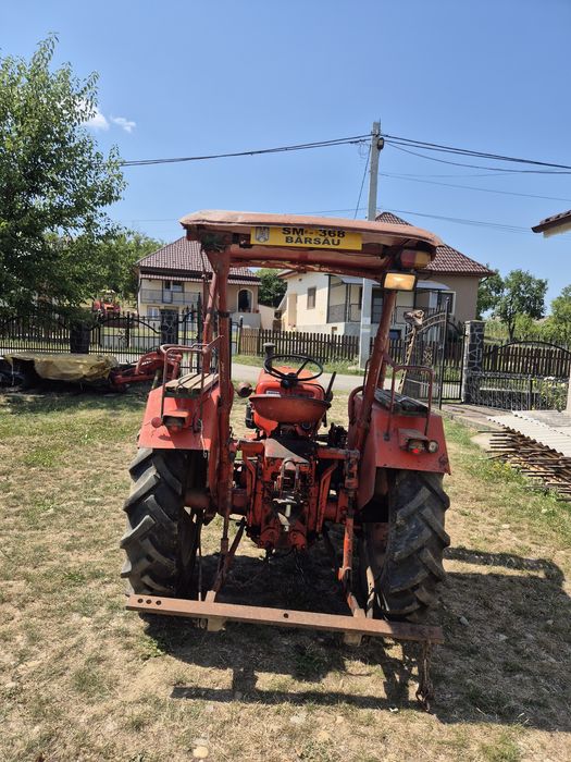 Vand tractor cu cositoare laterala