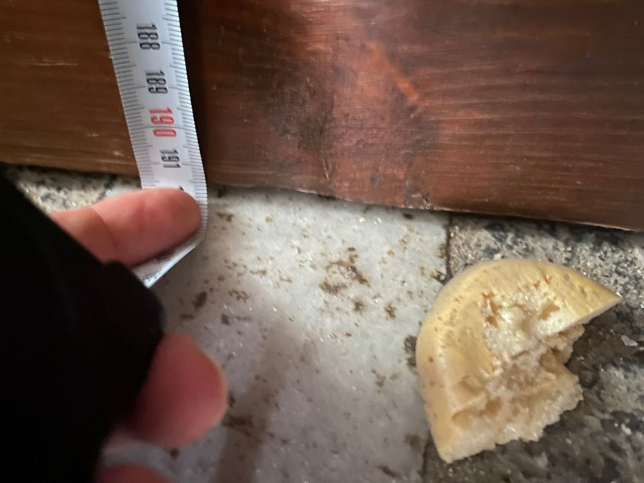 Дървена входна врата