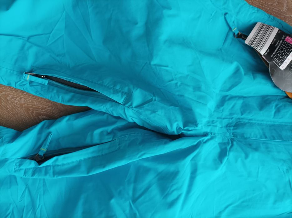 Комплект за 13-14год момиче за зимни спортове