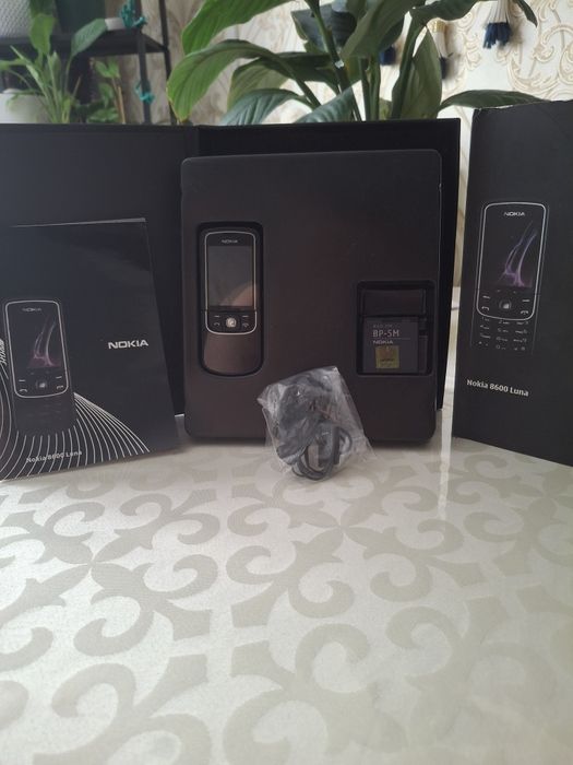 Продам Нокия 8600 Луна