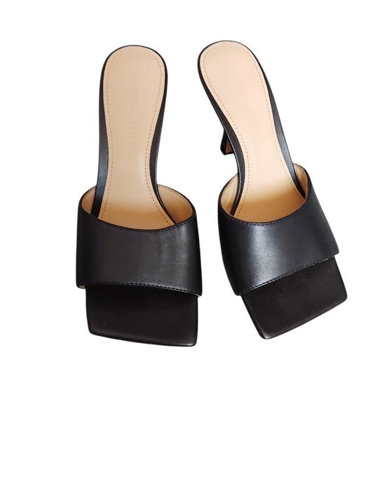 Bottega Veneta сандали