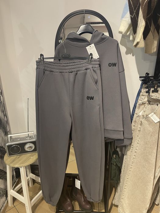 Спортен прогулочен дамски екип, ватиран комплект