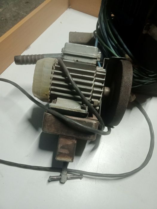 Продам электро двигатель СССР