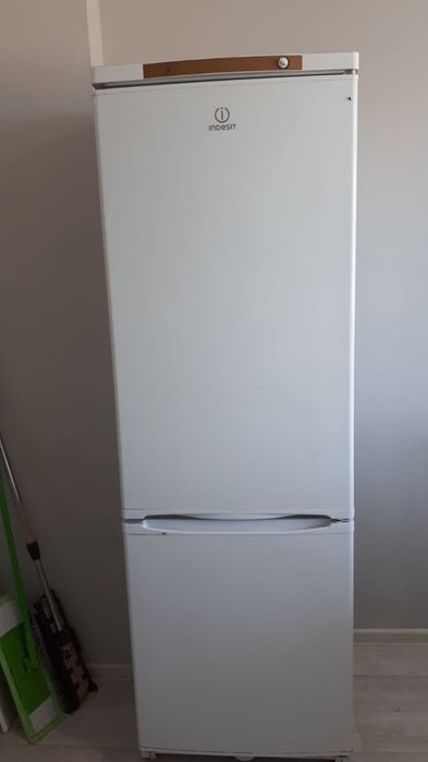 Продам холодильник