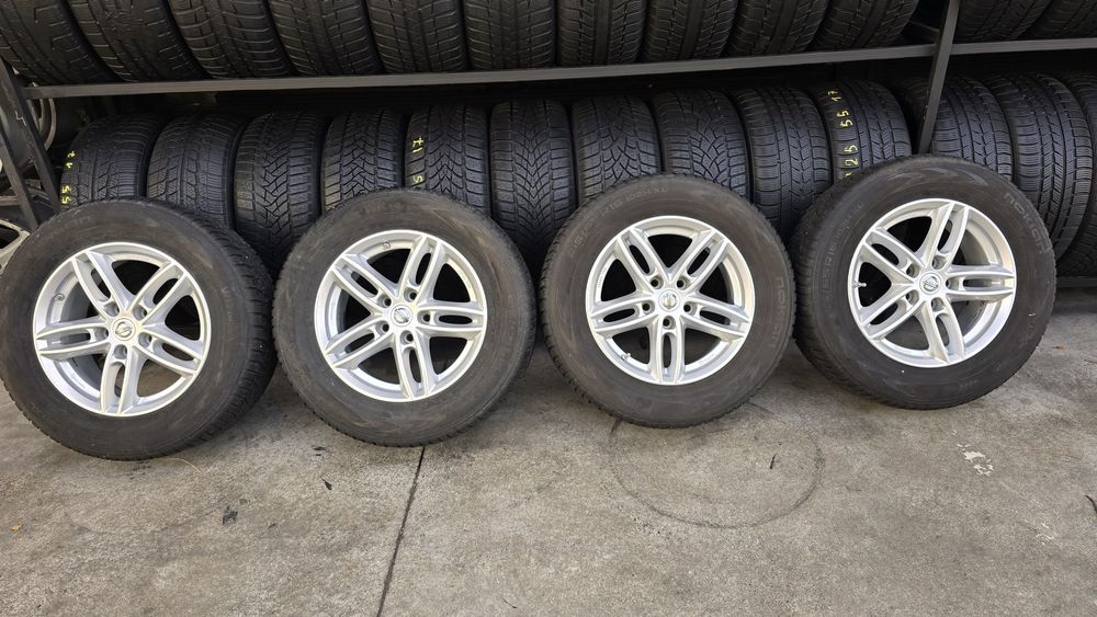4 jante Nissan cu anvelope iarna 215/65/16