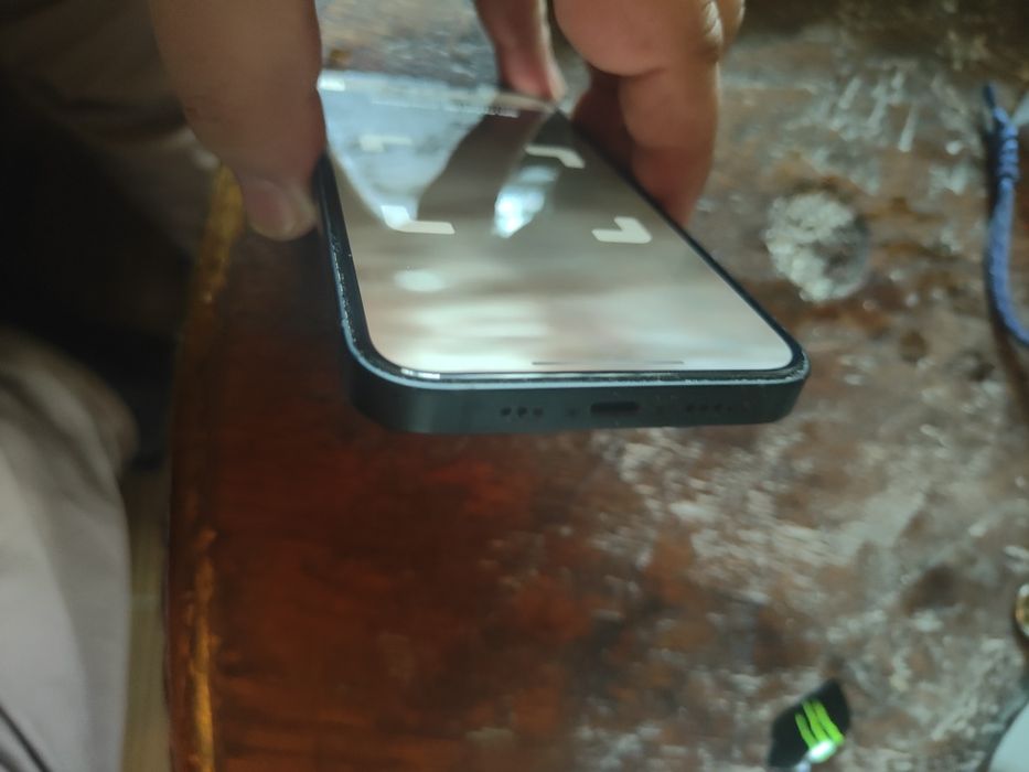 Iphone 14 128 GB / с остатъчна гаранция Виваком, над 6 месеца