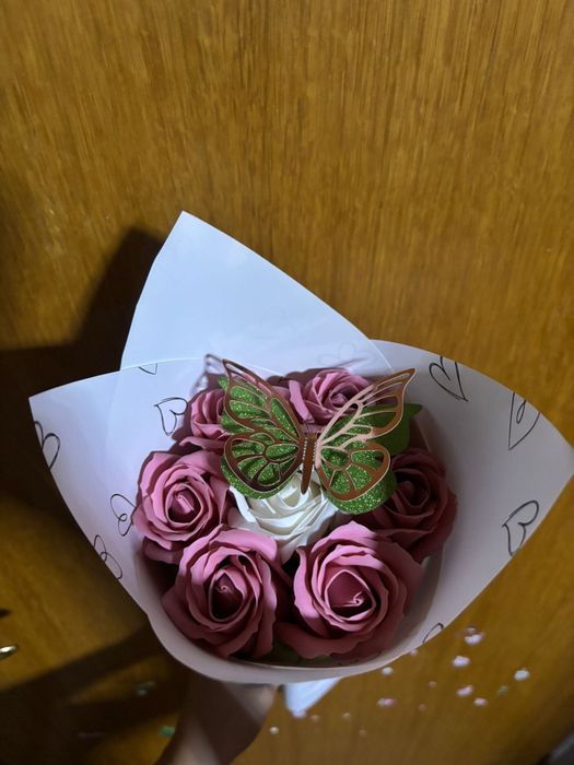 Buchet cu 7 trandafiri de sapun