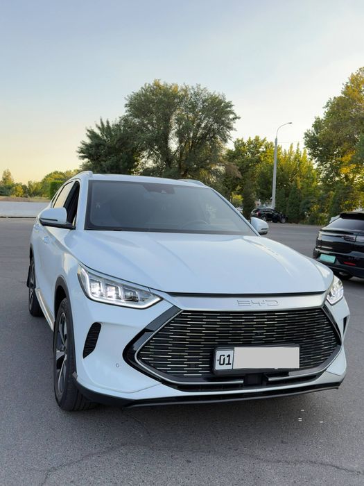 BYD song plus Gibrid