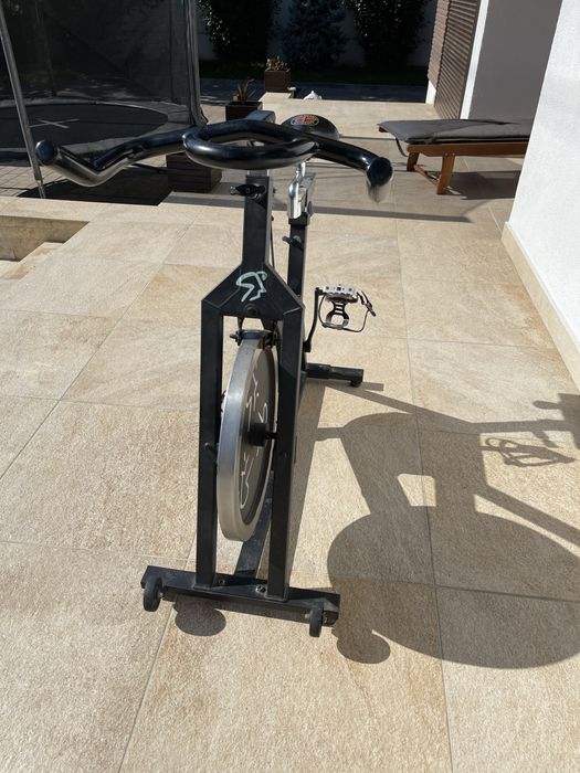 Bicicletă de spinning profesionala – ca nouă, folosită doar de 2 ori