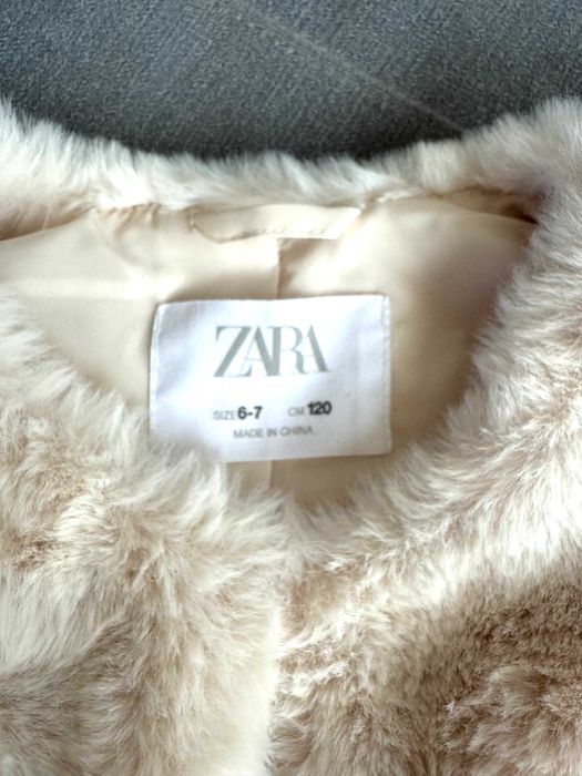 Детски пухен елек Zara - размер 120 - 6-7 г. като НОВ