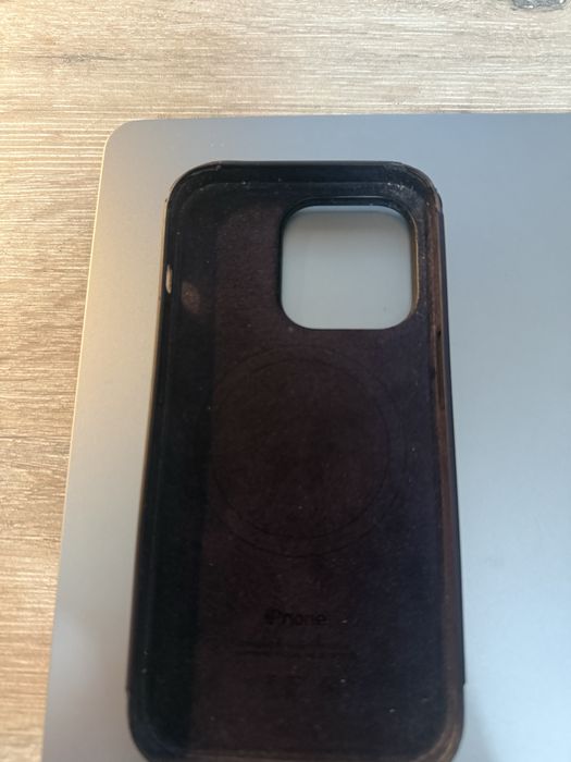 Продам оригиналный чехол apple на айфон 14 pro