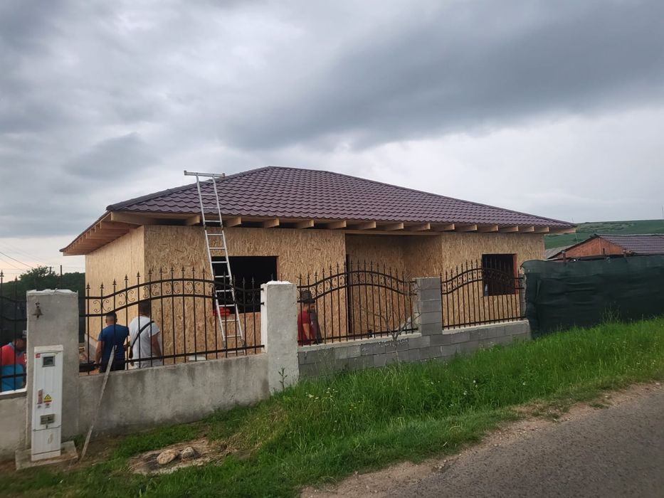 Vand case modulare din structura metalica sau din lemn