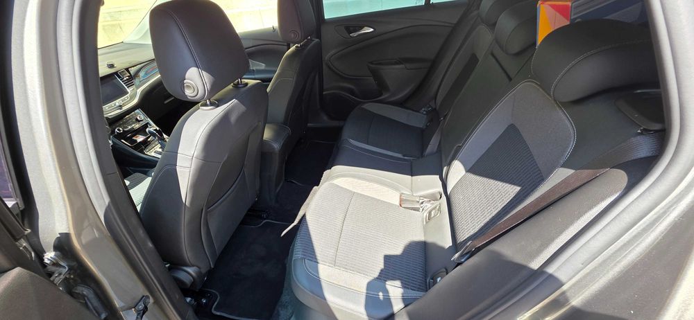 Vând Opel Astra 2020 Sports Tourer automată,  1.5 diesel, 111.000km reali, 122