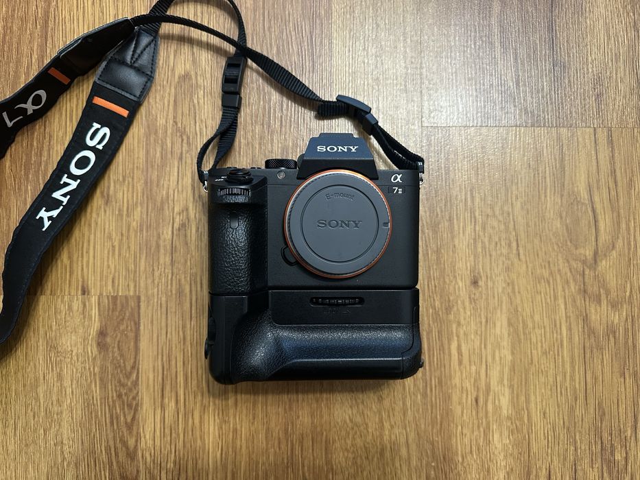 Sony A7 II Full Frame + Acumulatori si Incarcator