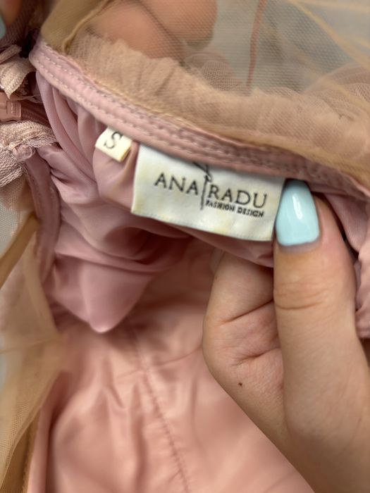 Vand rochie de ocazie - Ana Radu