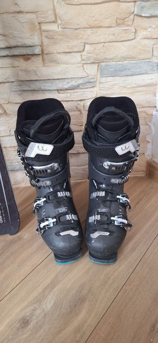 Комплект от ски, ,ски обувки и щеки + сак за обувките.