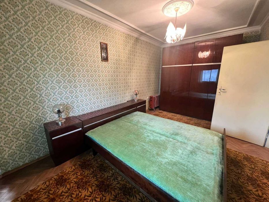 Четиристаен апартамент с гараж– кв. Вароша