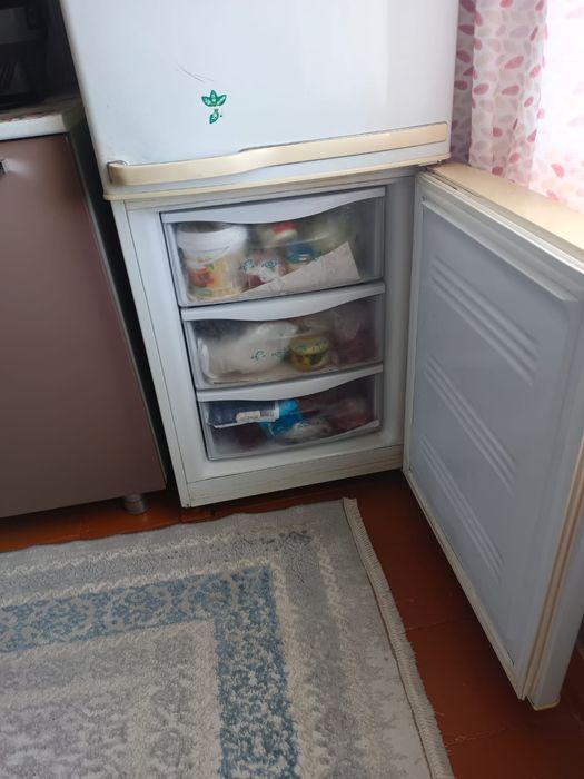 Продам холодильник