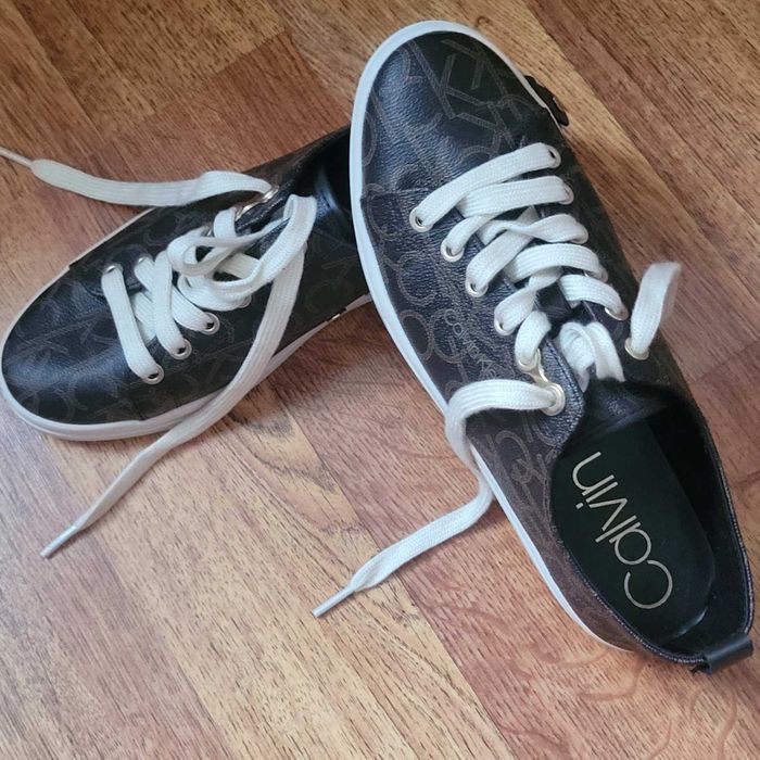 Calvin Klein сникърси