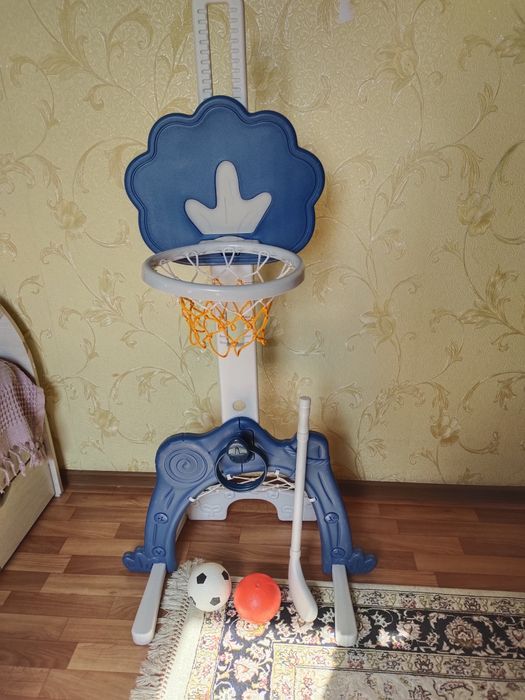 Детская баскетбольная стойка.