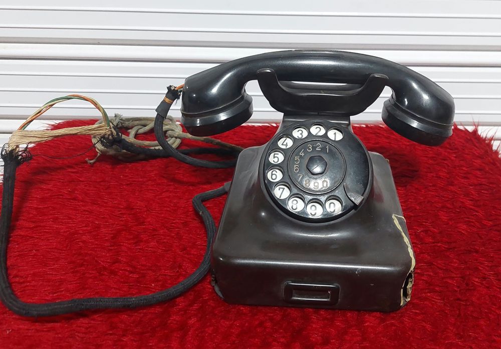 Ретро телефон червен 13 броя