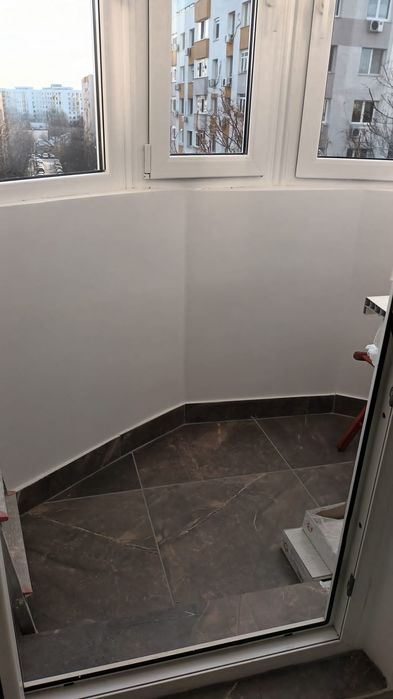 Garsoniera renovata, decomandata