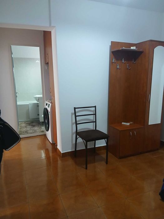 Închiriez apartament cu 2 camere în zona Nord