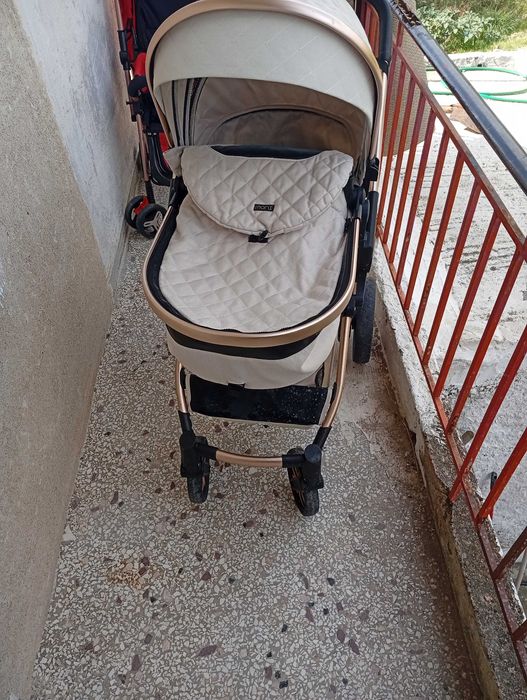 Бебешка количка moni