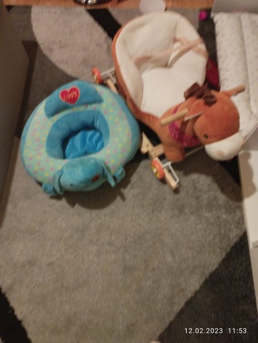 Vind in conditi bune balansoar căluț și fotoliu bebeluș