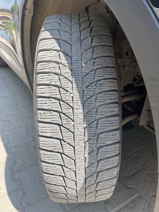 Комплект зимней резины Triangle. 225/60R18