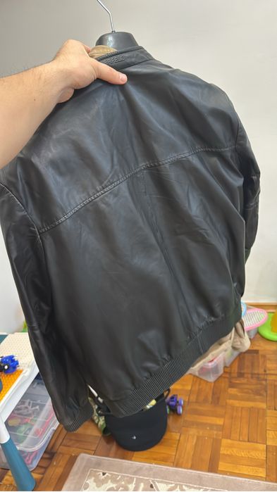 Кожанна куртка (кожанка)