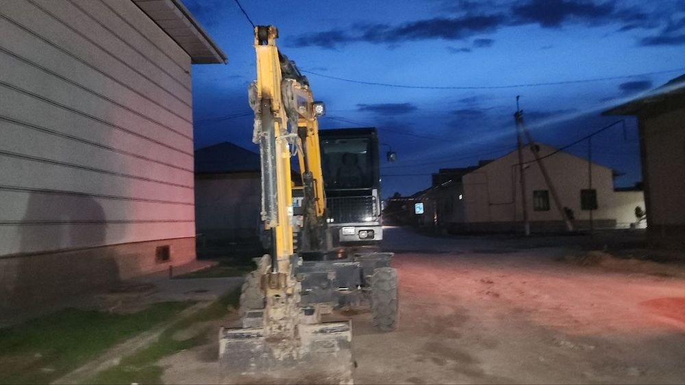 Экскаватор. Виа мар