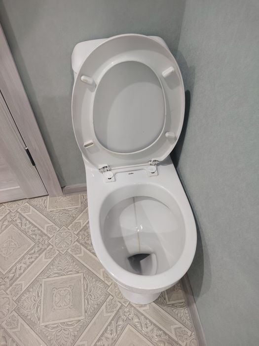 Продам Унитаз в идеальном состояний.
