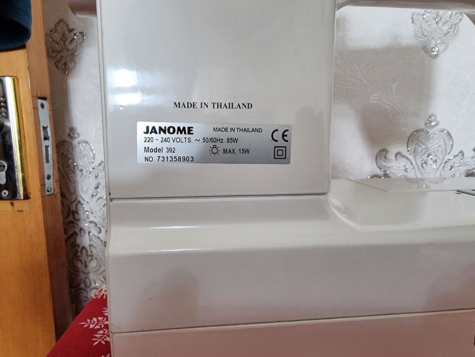 Швейная машинка JANOME
