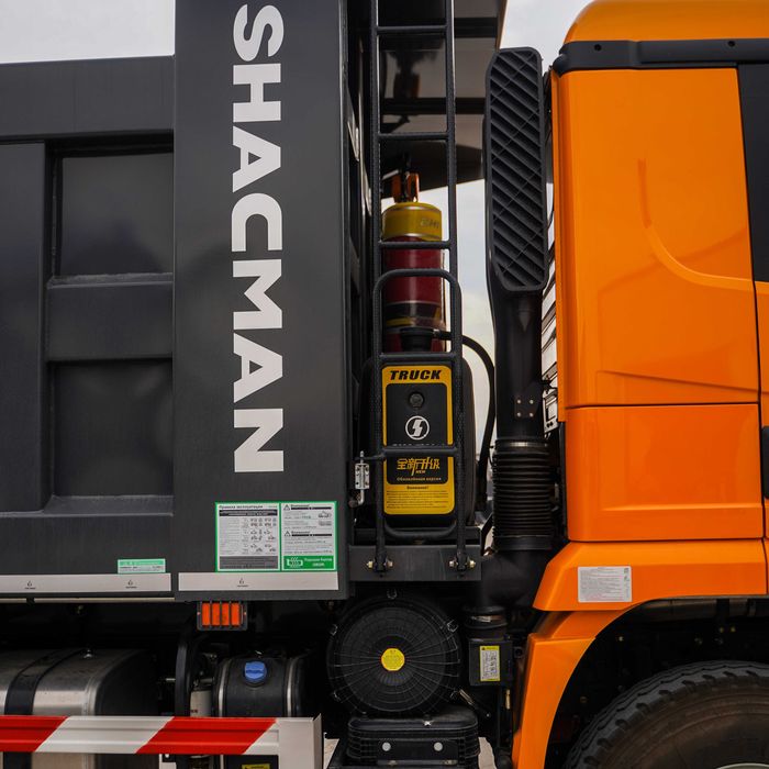 Самосвал SHACMAN SX32586T384C
