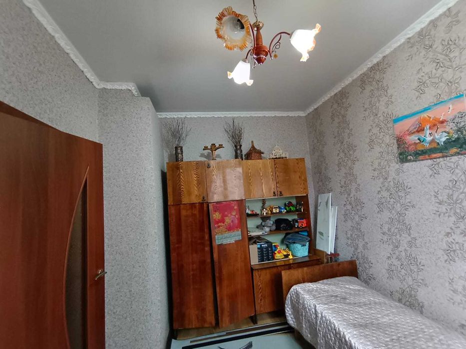 Продаю 4 комнатный дом в Пришахтинске.