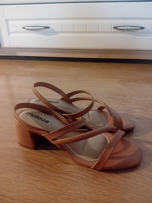 Туфли бежевые 2500