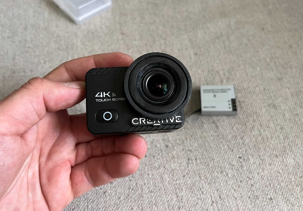 Camera sport COOAU 4K cu ecran tactil Wi Fi, 2 baterii, functionala
