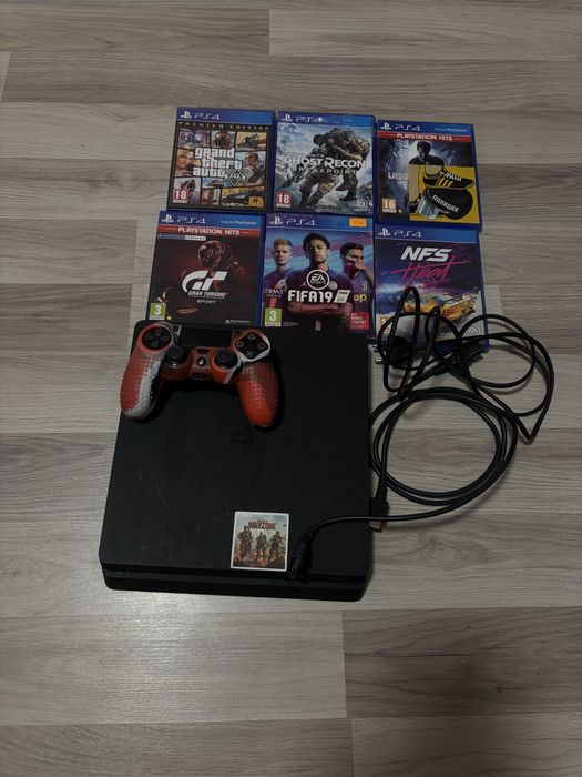 Продавам ps4 slim