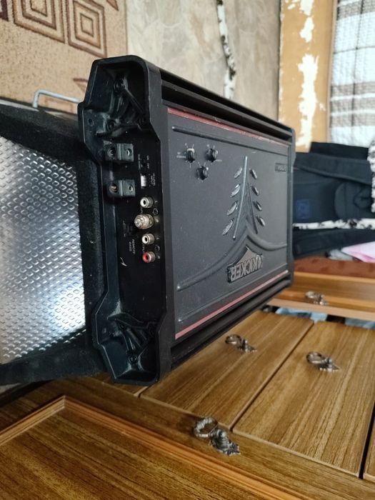 Продам саб с усилителем