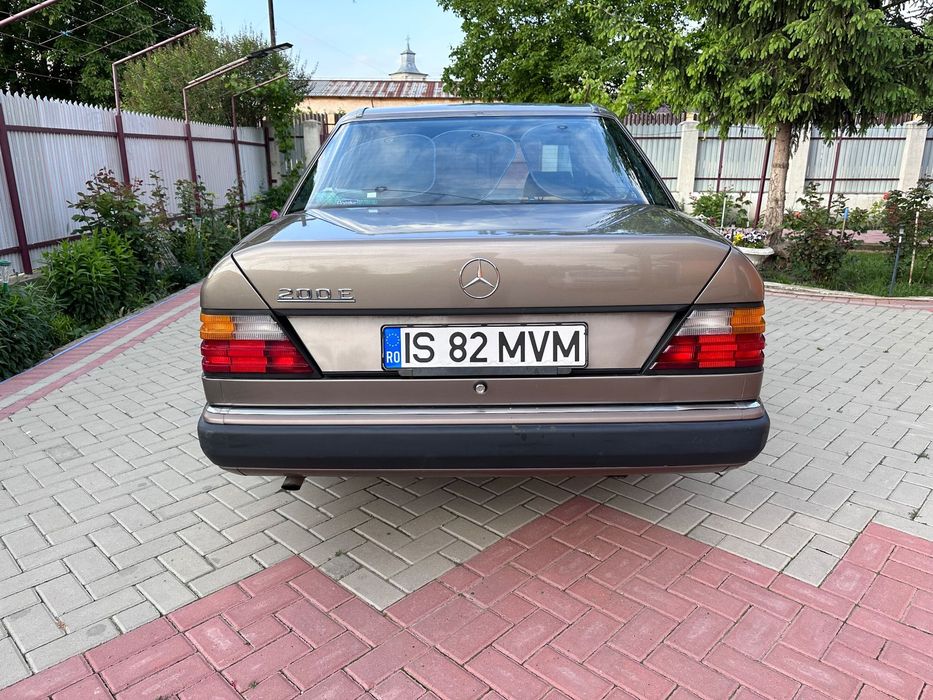 Mercedes-Benz E-Class 1990 benzină, 8.571 € — imagine 3