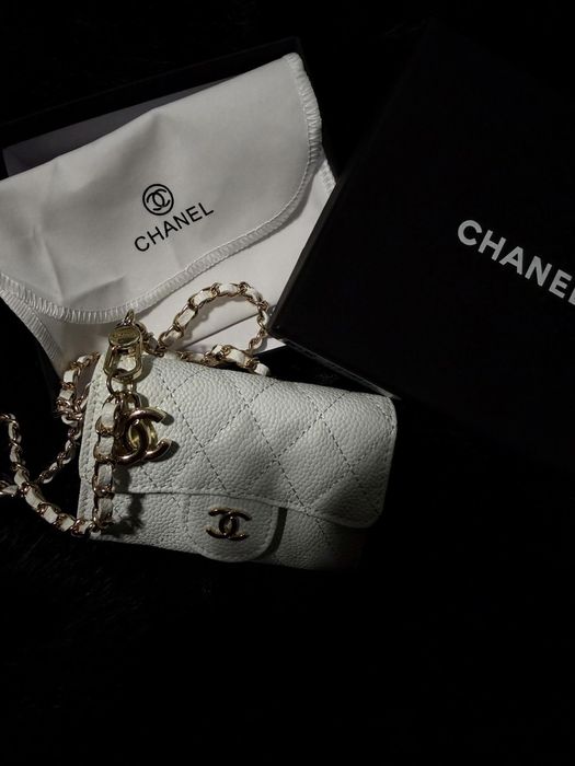 Чанта Chanel бяла мини
