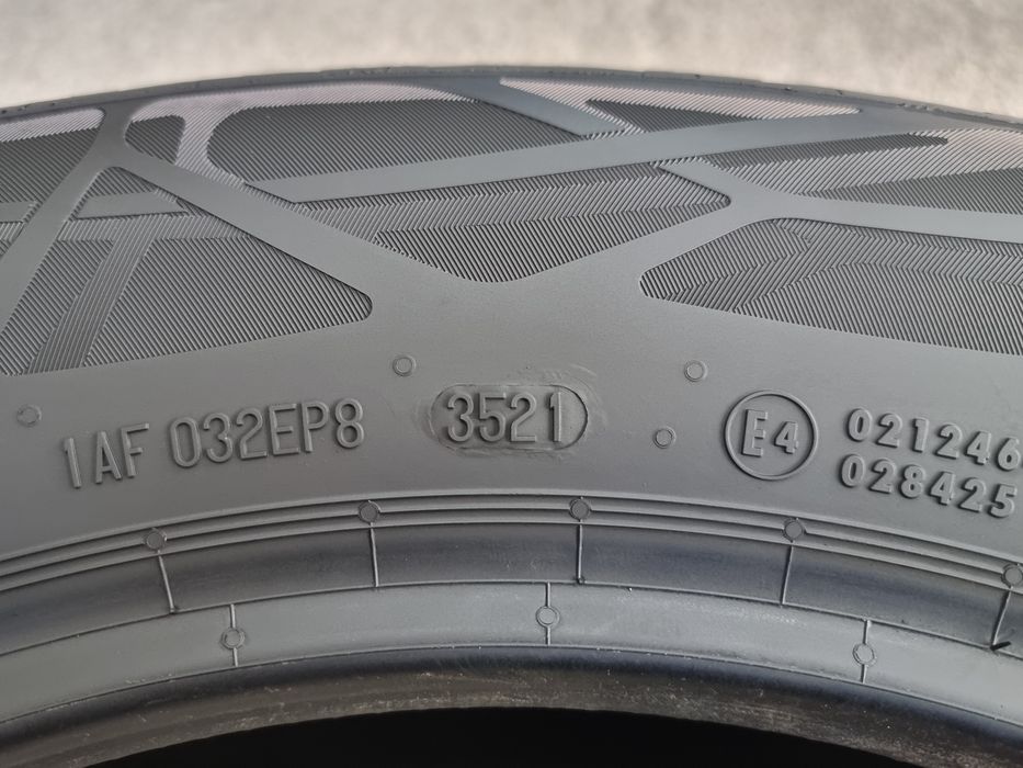 225/60/18 Continental 4Броя: 220€ 6мм