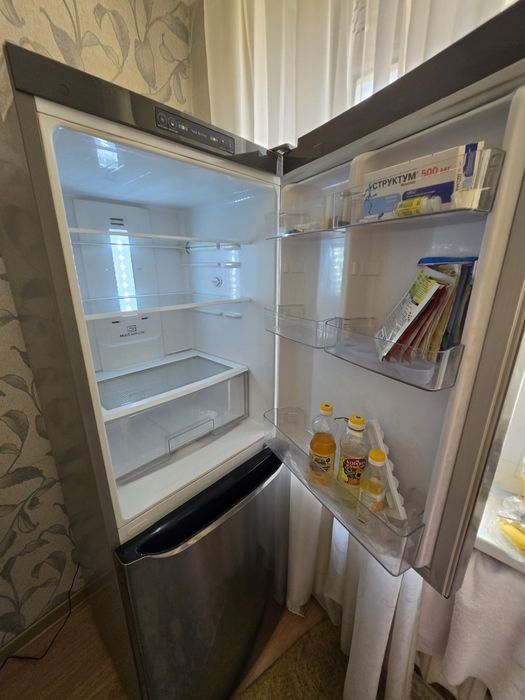 LG холодильник новый
