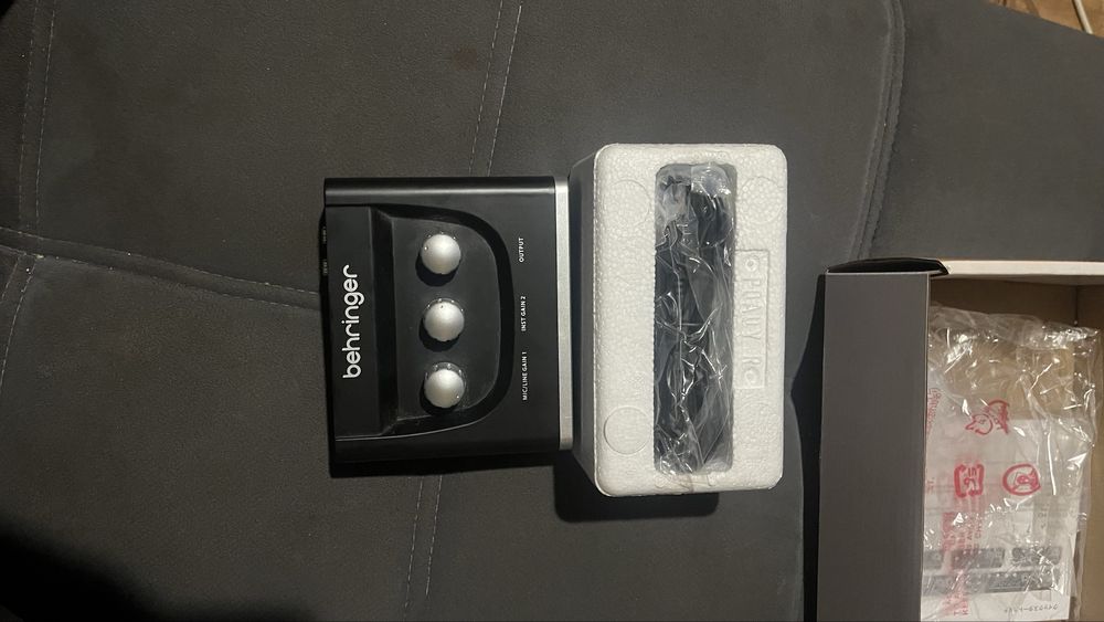 Звуковая карта Behringer U-Phoria UM2